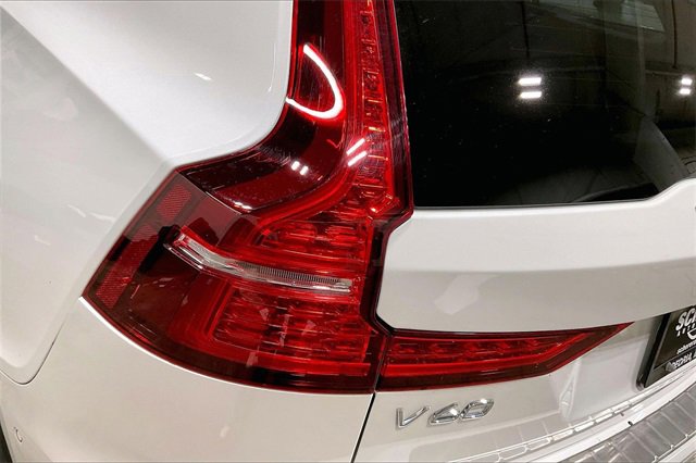 Certified 2024 Volvo V60 B5 Cross Country Ultimate w/ Protection Package Premier image 31