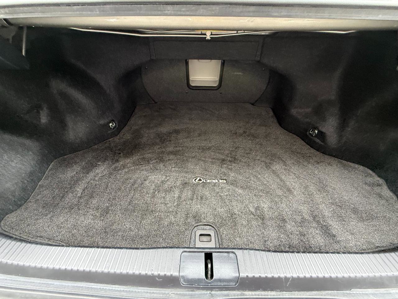 Used 2015 Lexus ES 350 w/ Ultra Luxury Package w/ Luxury Package FWD image 25