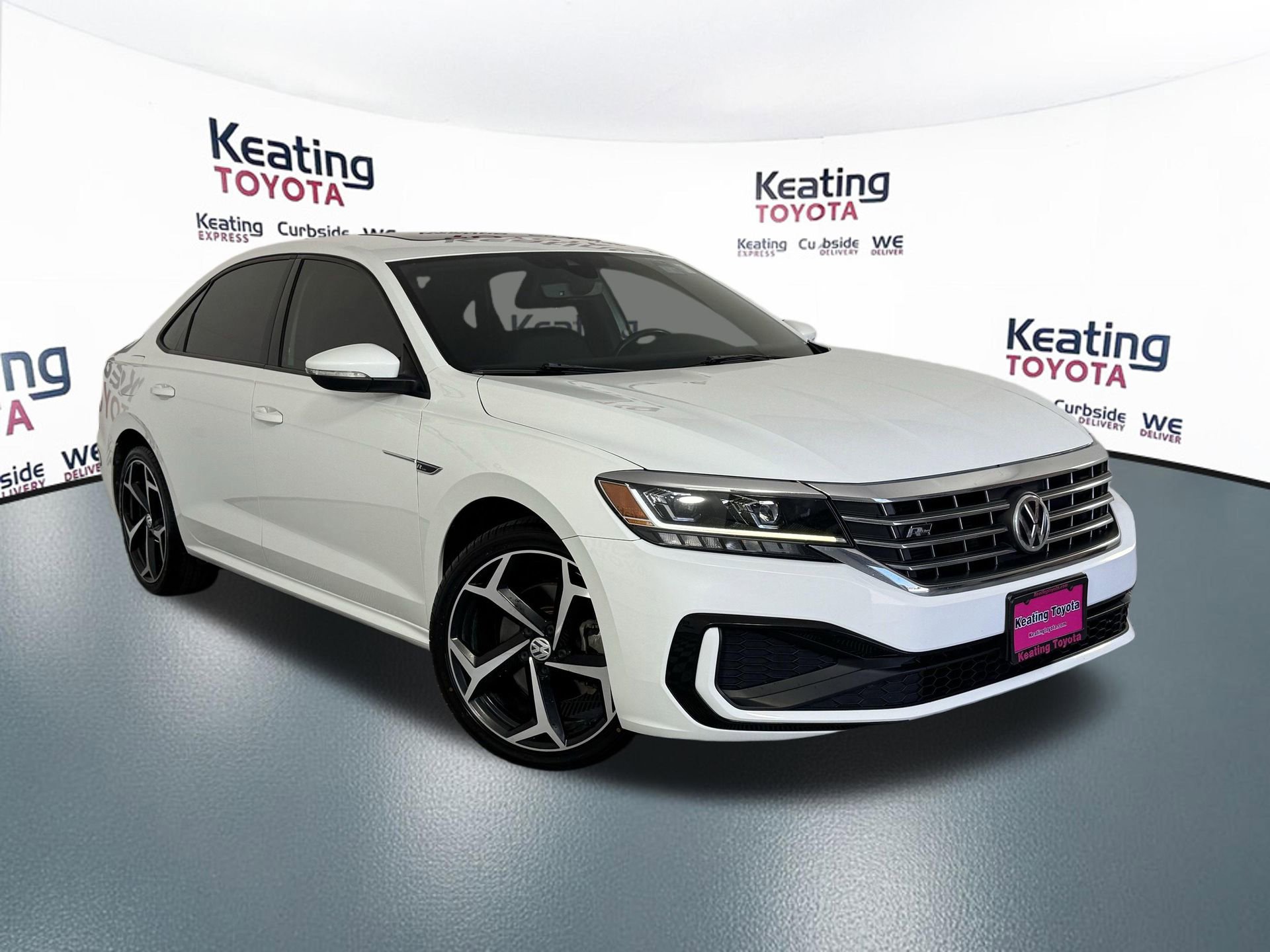 Used 2022 Volkswagen Passat 2.0T R-Line image 3