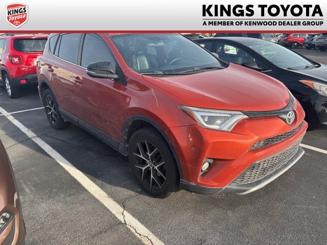 Used 2016 Toyota RAV4 SE image 1
