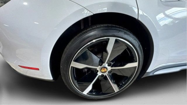 Used 2023 Porsche Taycan w/ Premium Package RWD image 18