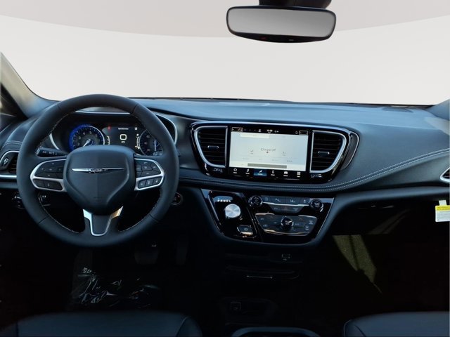 New 2026 Chrysler Pacifica Select image 14