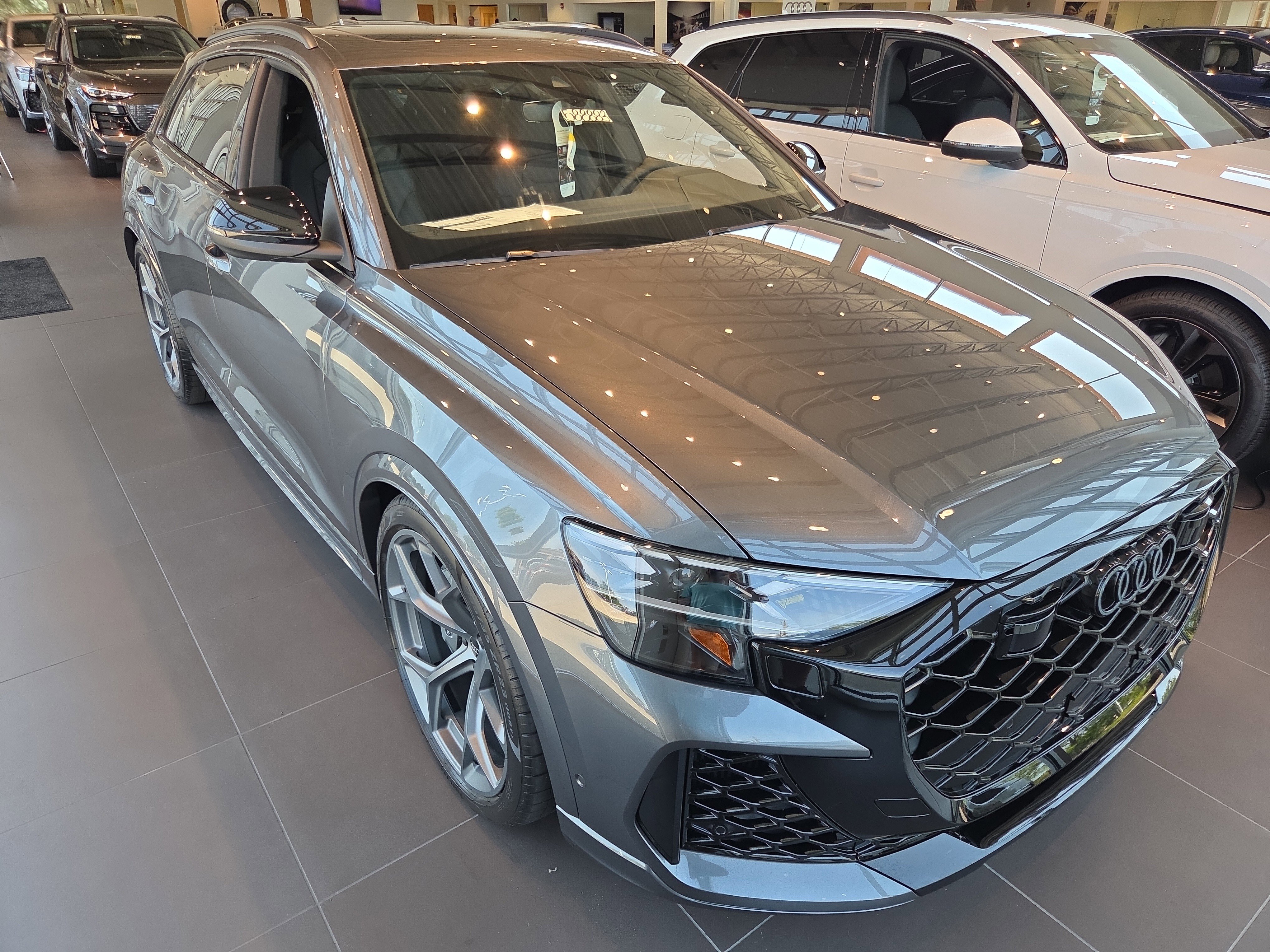 New 2025 Audi RS Q8 performance image 6