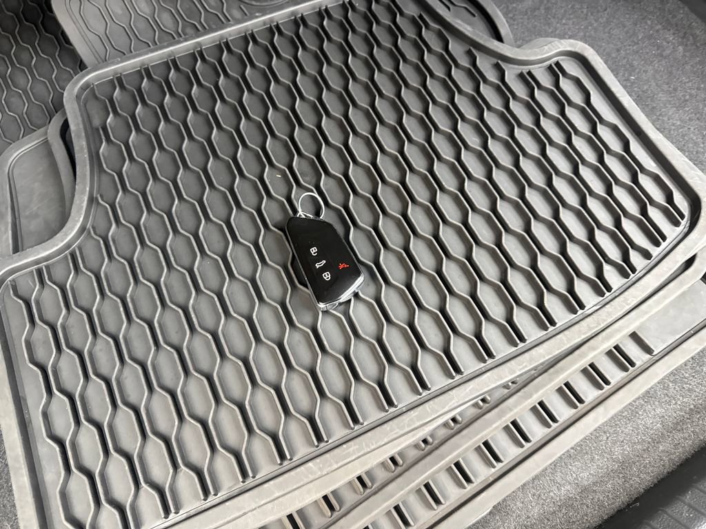 Used 2022 Volkswagen GTI Autobahn FWD image 79