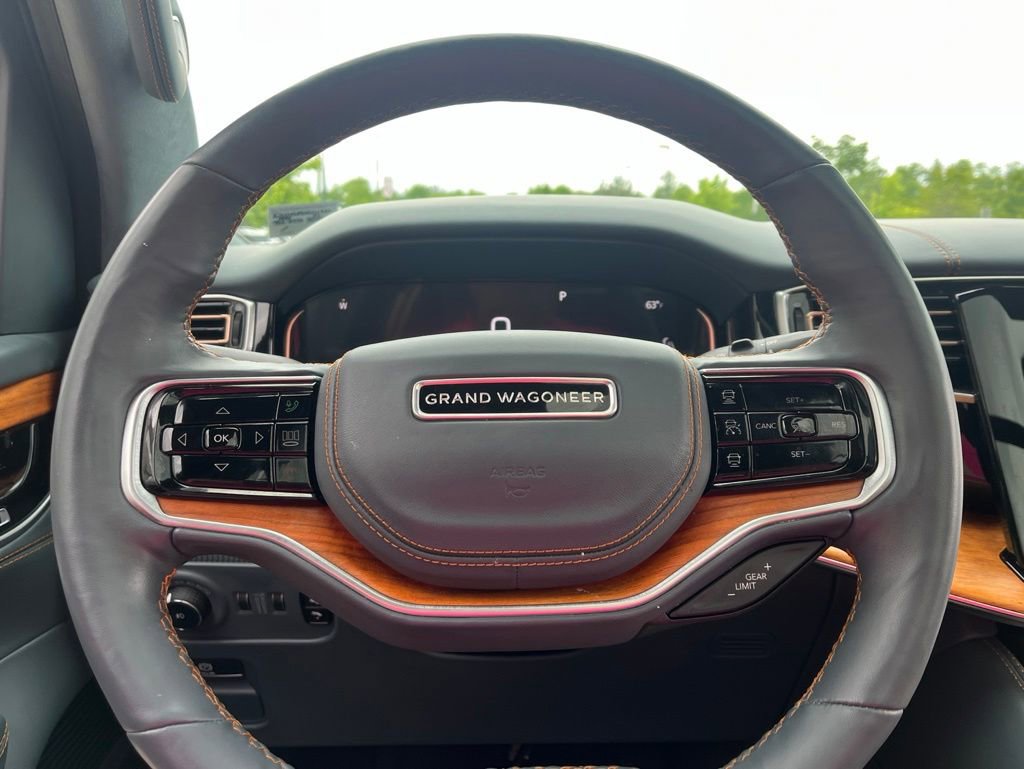 Used 2022 Jeep Grand Wagoneer Series III AWD/4WD image 28