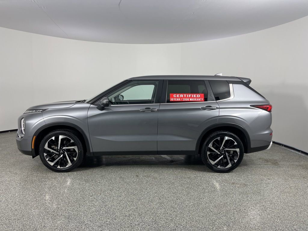 Used 2024 Mitsubishi Outlander SE image 9