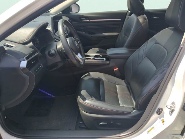 Used 2023 Nissan Altima 2.5 SR w/ SR Premium Package FWD image 11