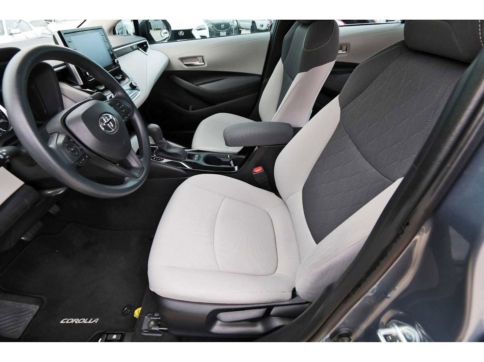 Used 2021 Toyota Corolla LE FWD image 11