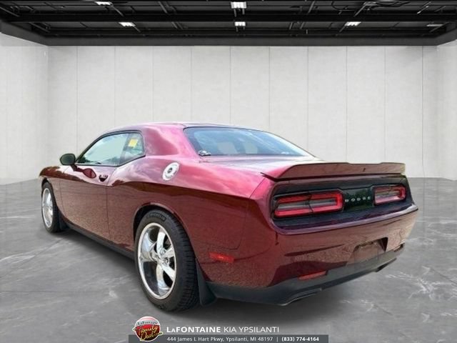 Used 2017 Dodge Challenger R/T w/ Cold Weather Group RWD image 3