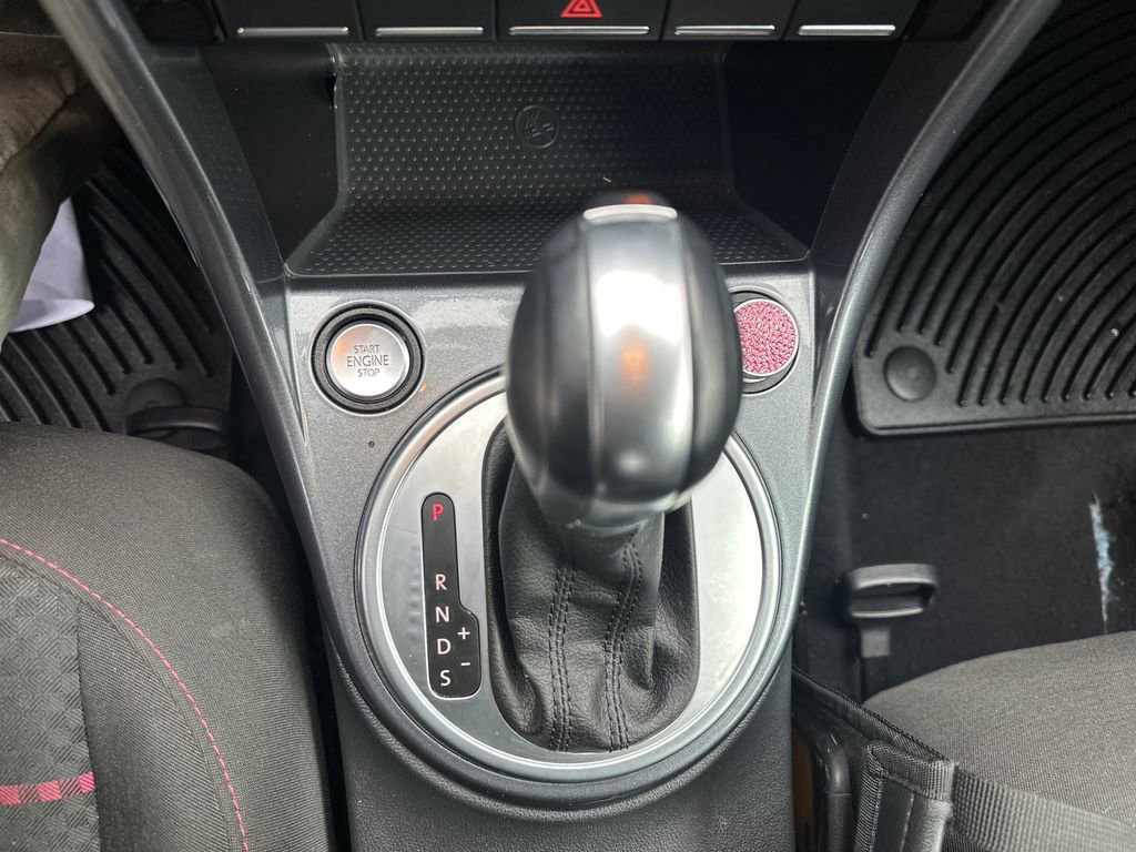 Used 2017 Volkswagen Beetle #PinkBeetle image 12