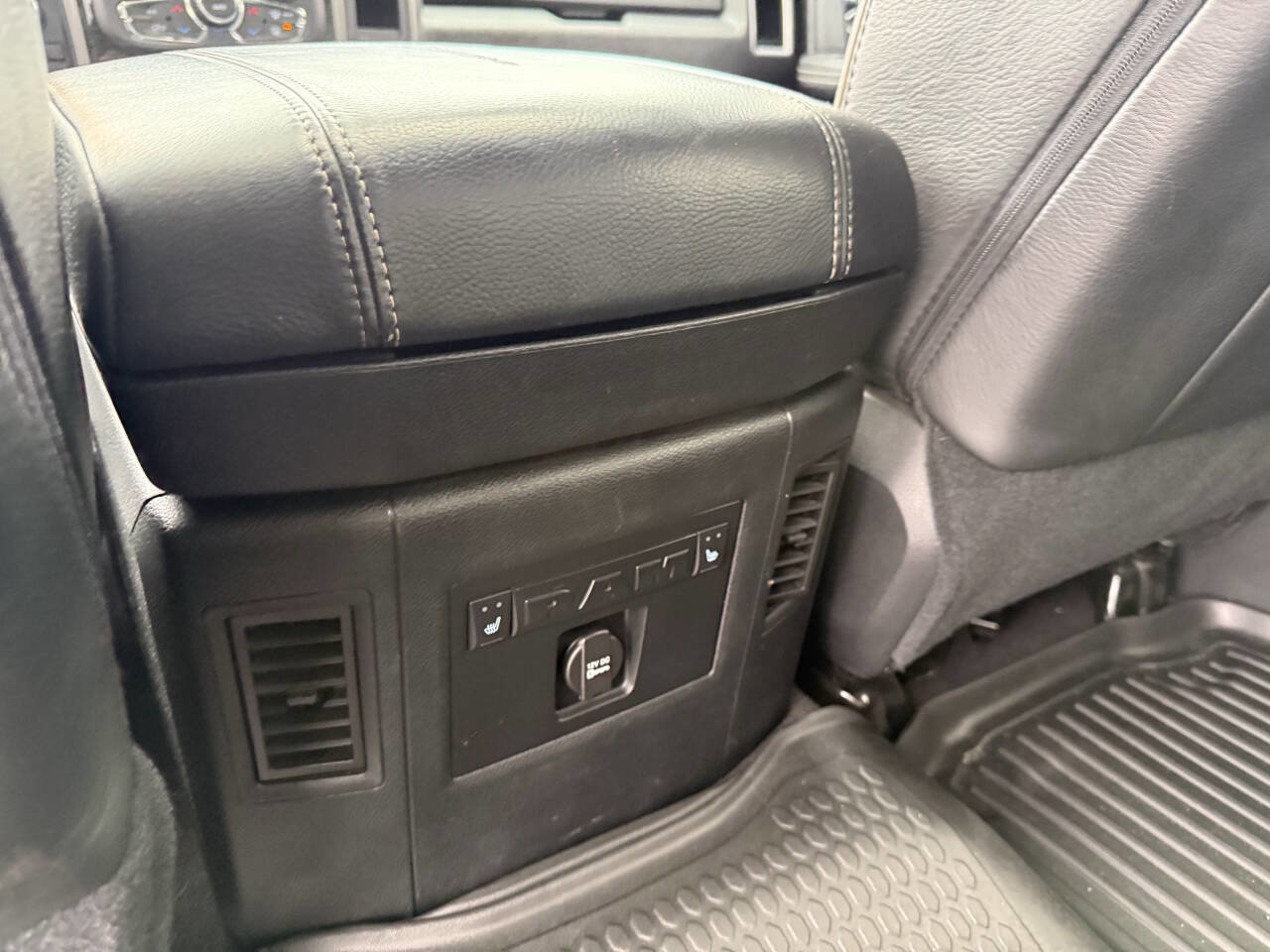 Used 2016 RAM 3500 Laramie Longhorn image 27