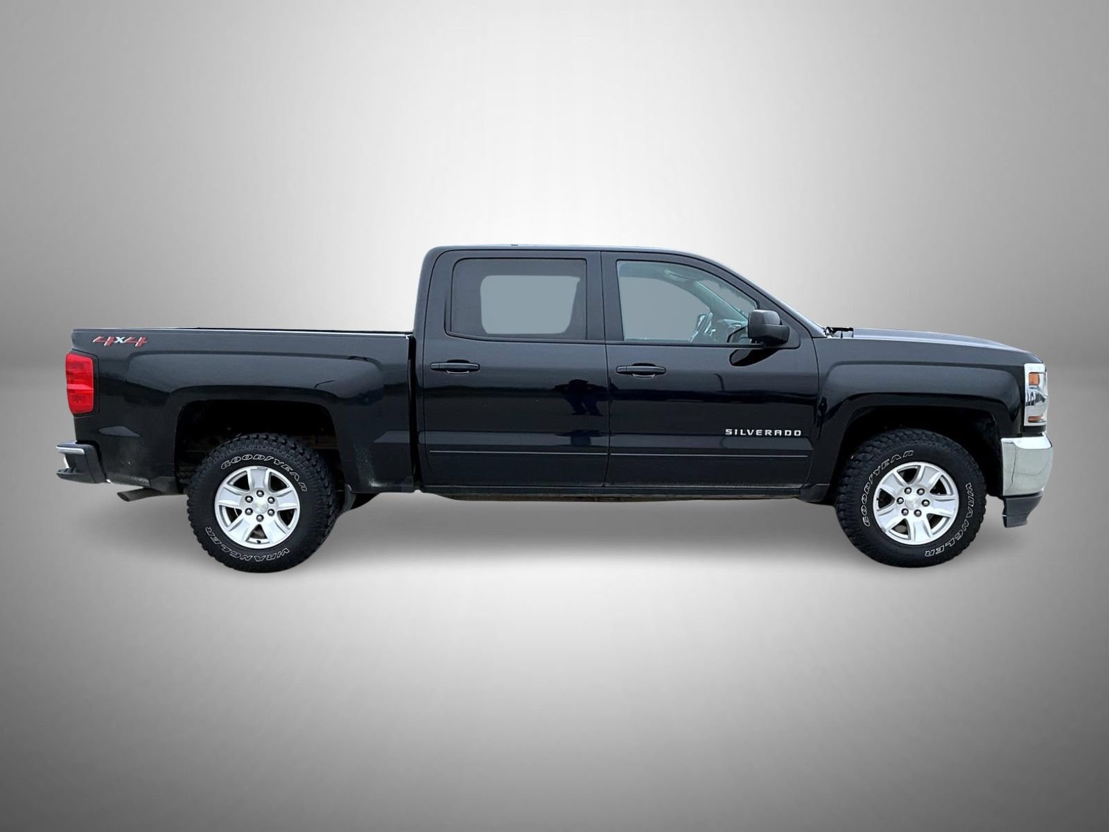 Used 2018 Chevrolet Silverado 1500 LT w/ Trailering Package AWD/4WD image 4