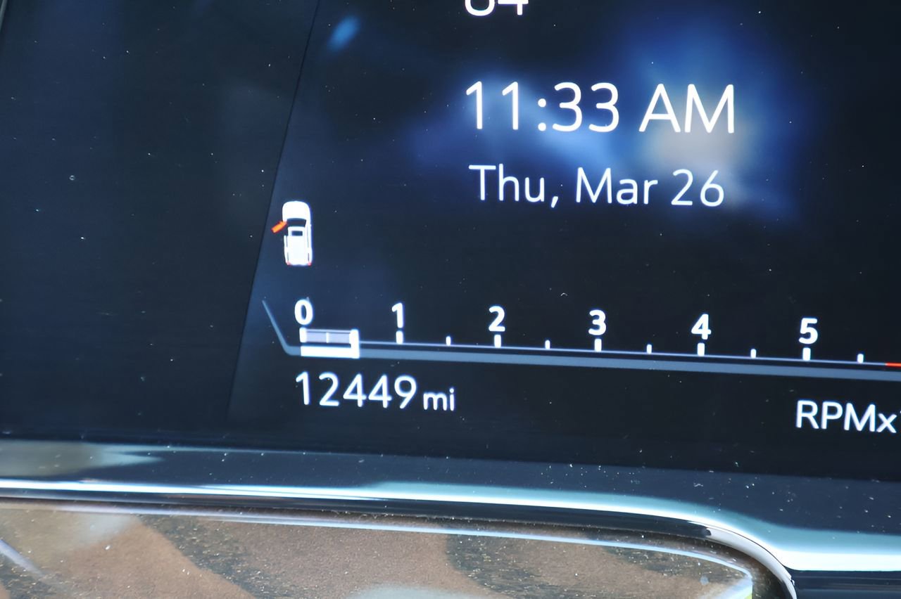 Certified 2024 Cadillac Escalade Premium Luxury Platinum image 28