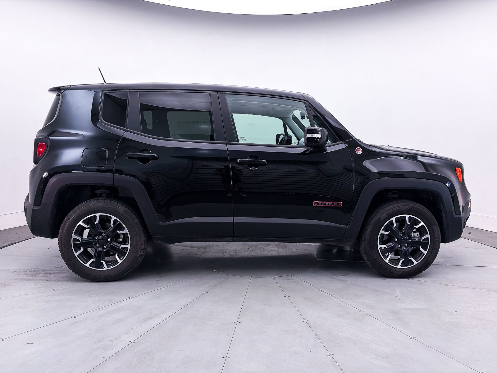 Used 2023 Jeep Renegade Trailhawk AWD/4WD image 37
