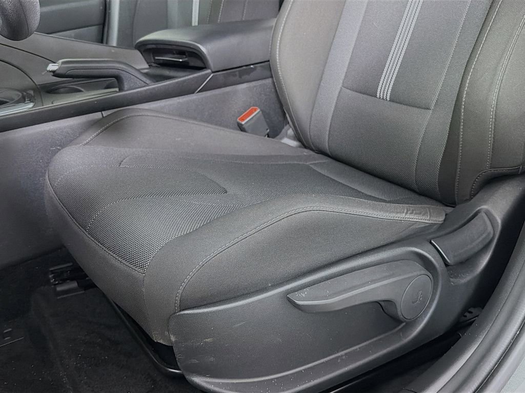 Used 2024 Hyundai Elantra SE image 21