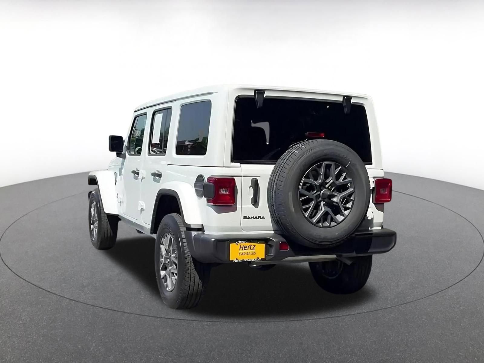 Used 2025 Jeep Wrangler Unlimited Sahara AWD/4WD image 11