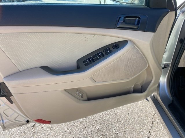 Used 2011 Kia Optima LX image 14