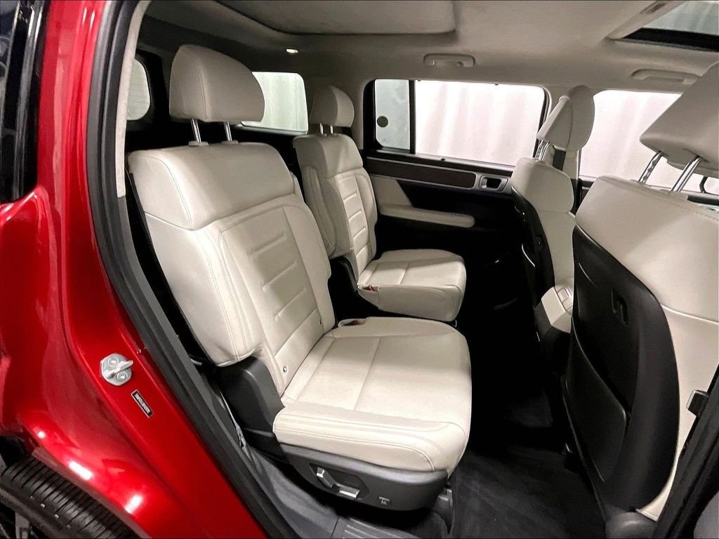 Used 2024 Hyundai Santa Fe Calligraphy AWD/4WD image 16