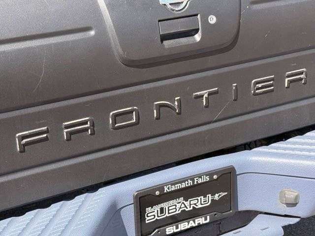 Used 2002 Nissan Frontier XE w/ (BCP) Body-Color Pkg AWD/4WD image 9