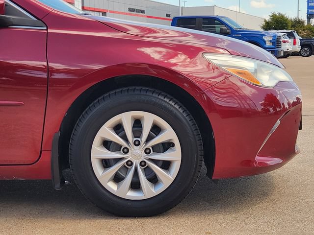 Used 2015 Toyota Camry LE FWD image 5