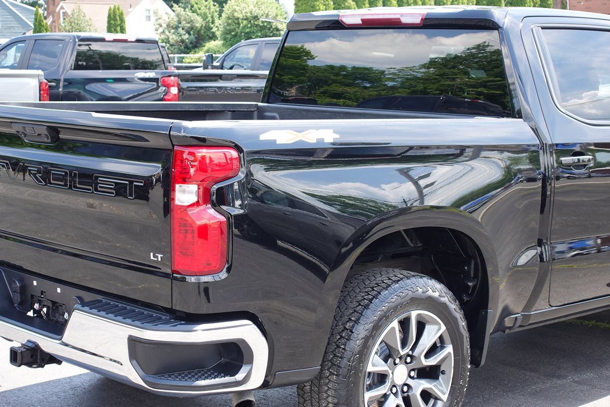 Used 2024 Chevrolet Silverado 1500 LT AWD/4WD image 13