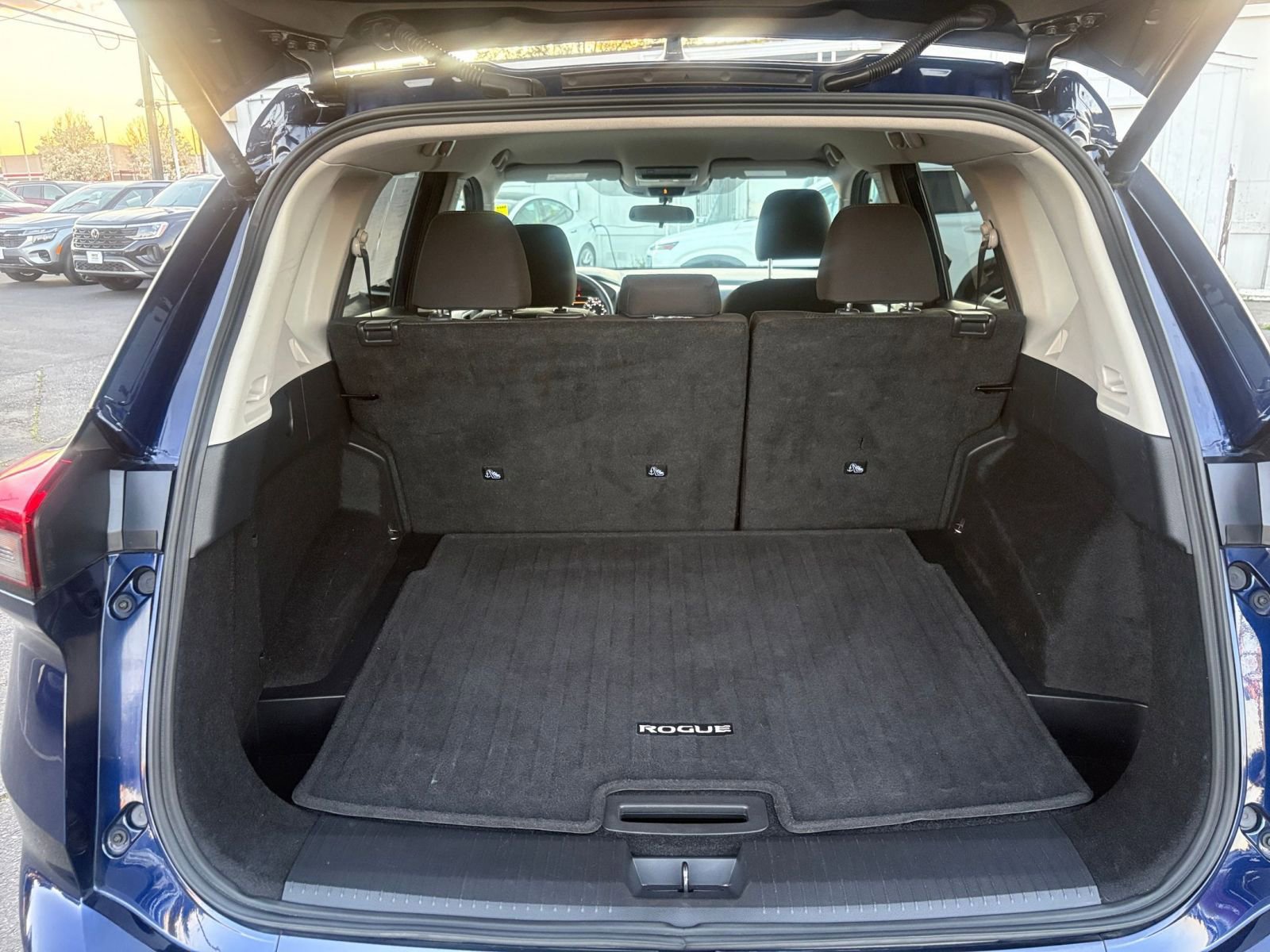 Used 2025 Nissan Rogue SV image 33