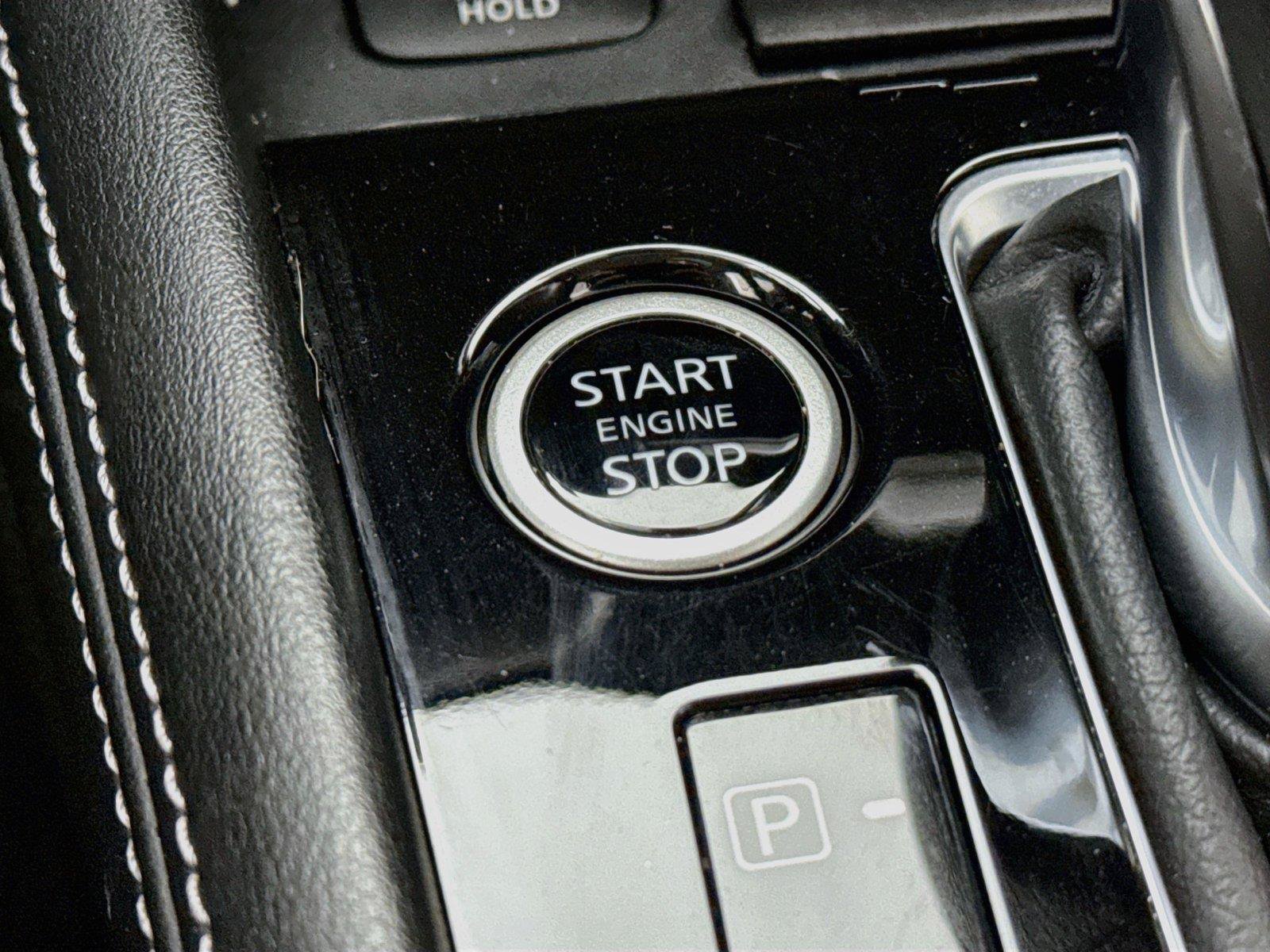 Used 2023 Nissan Kicks SR w/ SR Premium Package FWD image 23