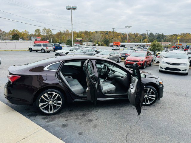 Used 2021 Chevrolet Malibu LT image 16