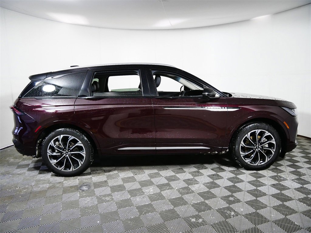 Certified 2024 Lincoln Nautilus Reserve w/ Equipment Group 202A image 11