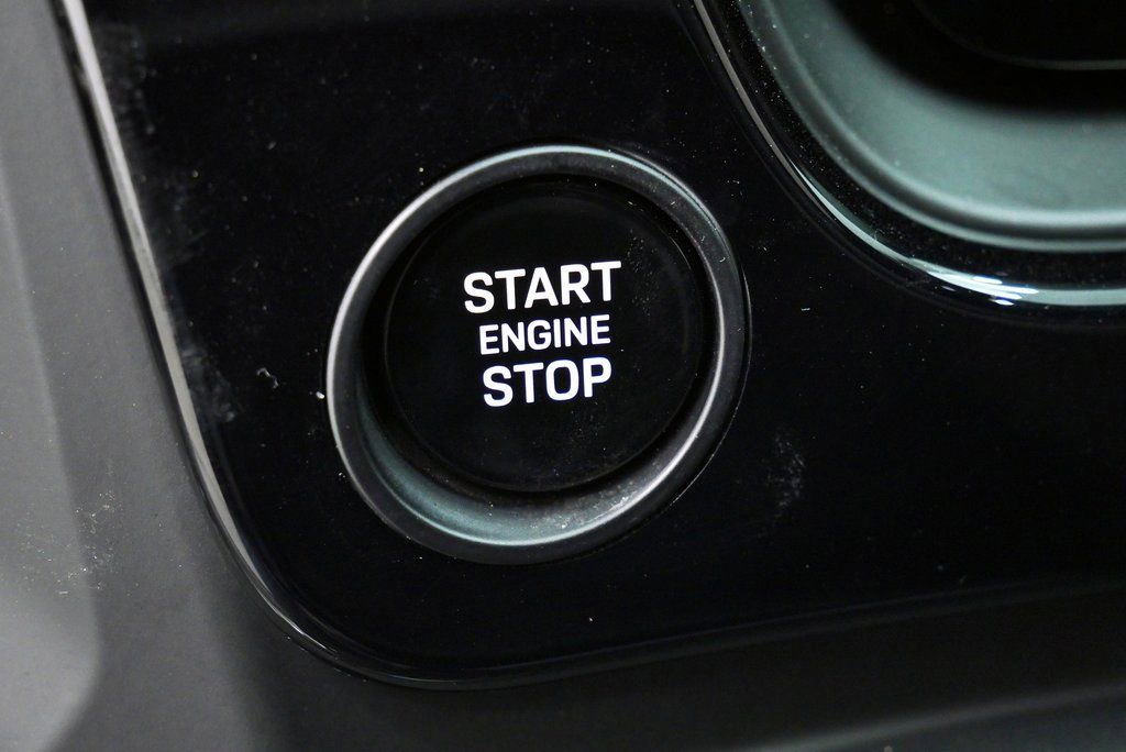 Used 2025 Porsche Cayenne GTS image 27