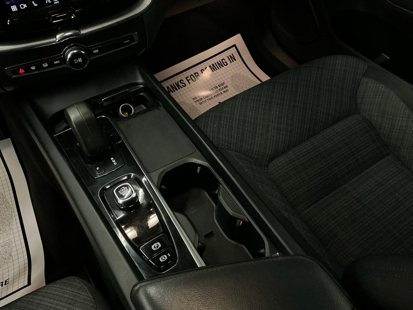 Used 2022 Volvo XC60 T8 Inscription Expression image 33