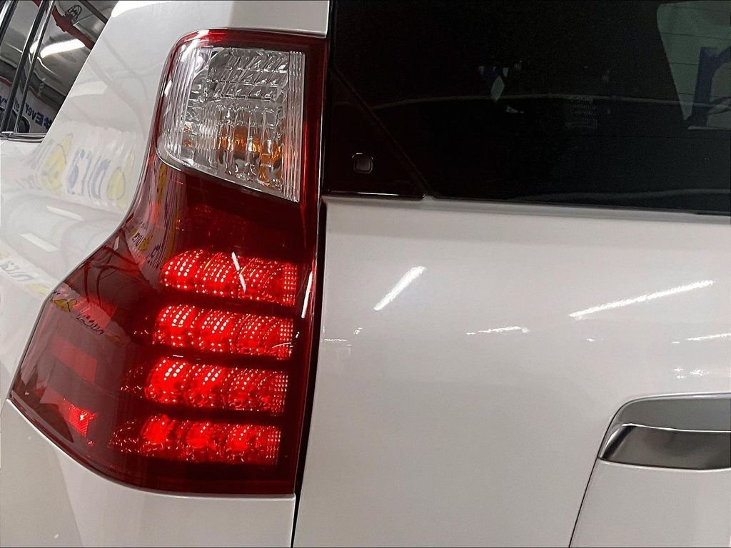 Used 2021 Lexus GX 460 Premium AWD/4WD image 32