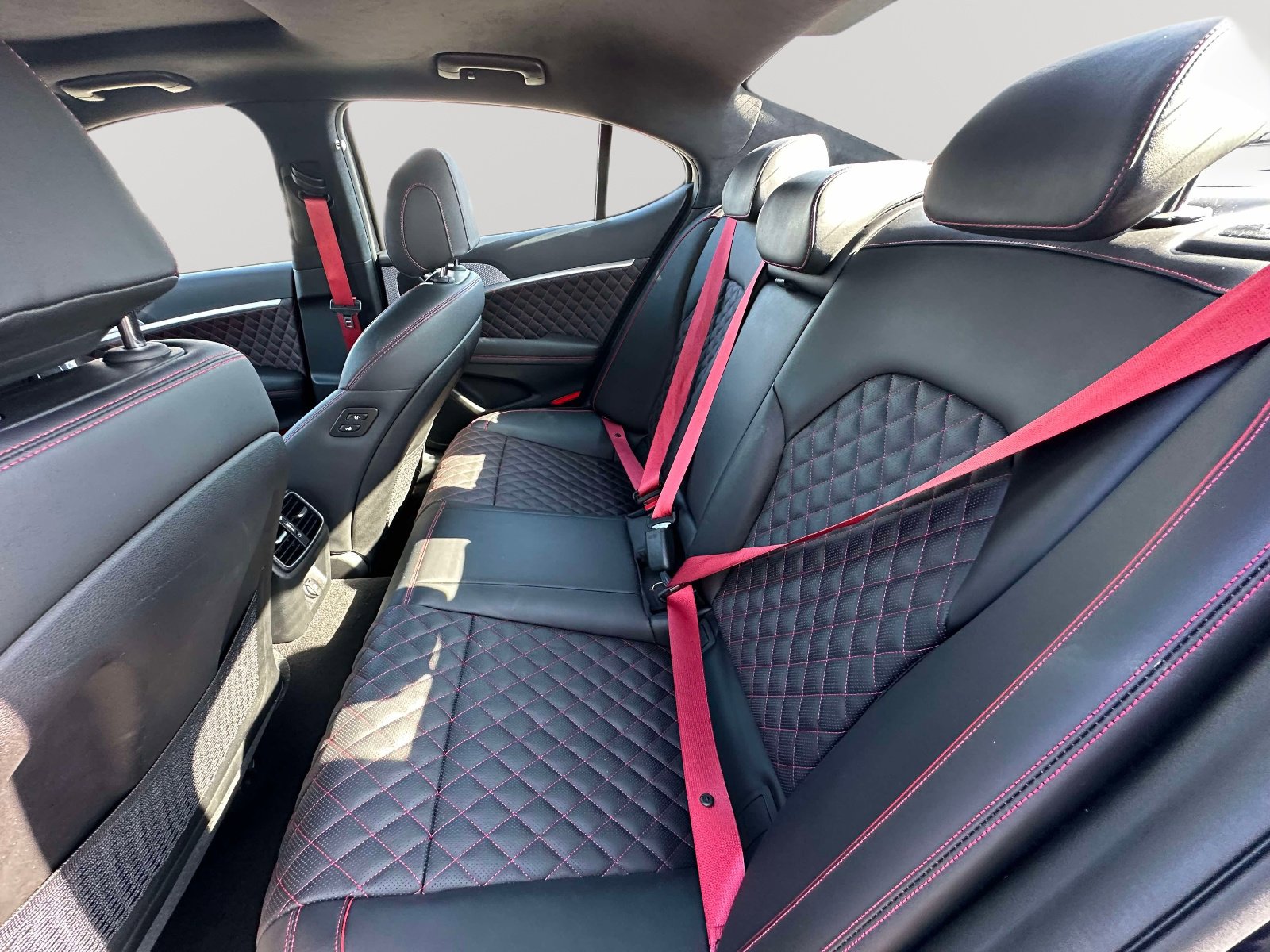 Used 2023 Genesis G70 3.3T w/ Sport Prestige Package image 27