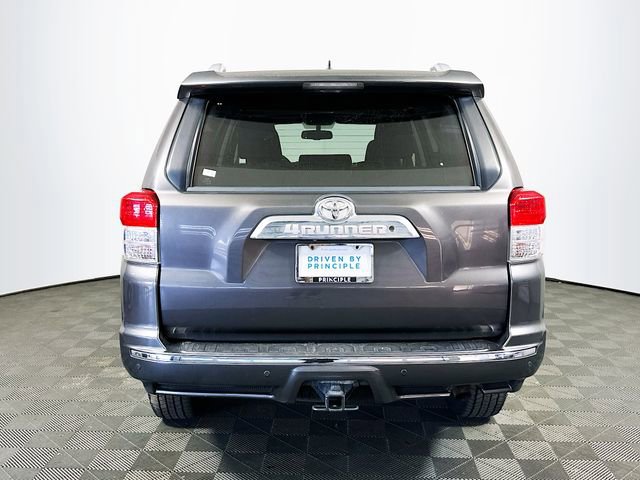 Used 2021 Nissan Titan SL w/ Moonroof Package image 7