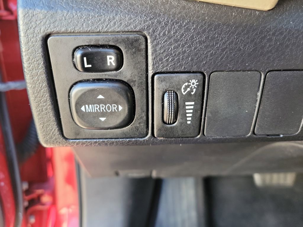 Used 2015 Toyota Corolla LE image 29