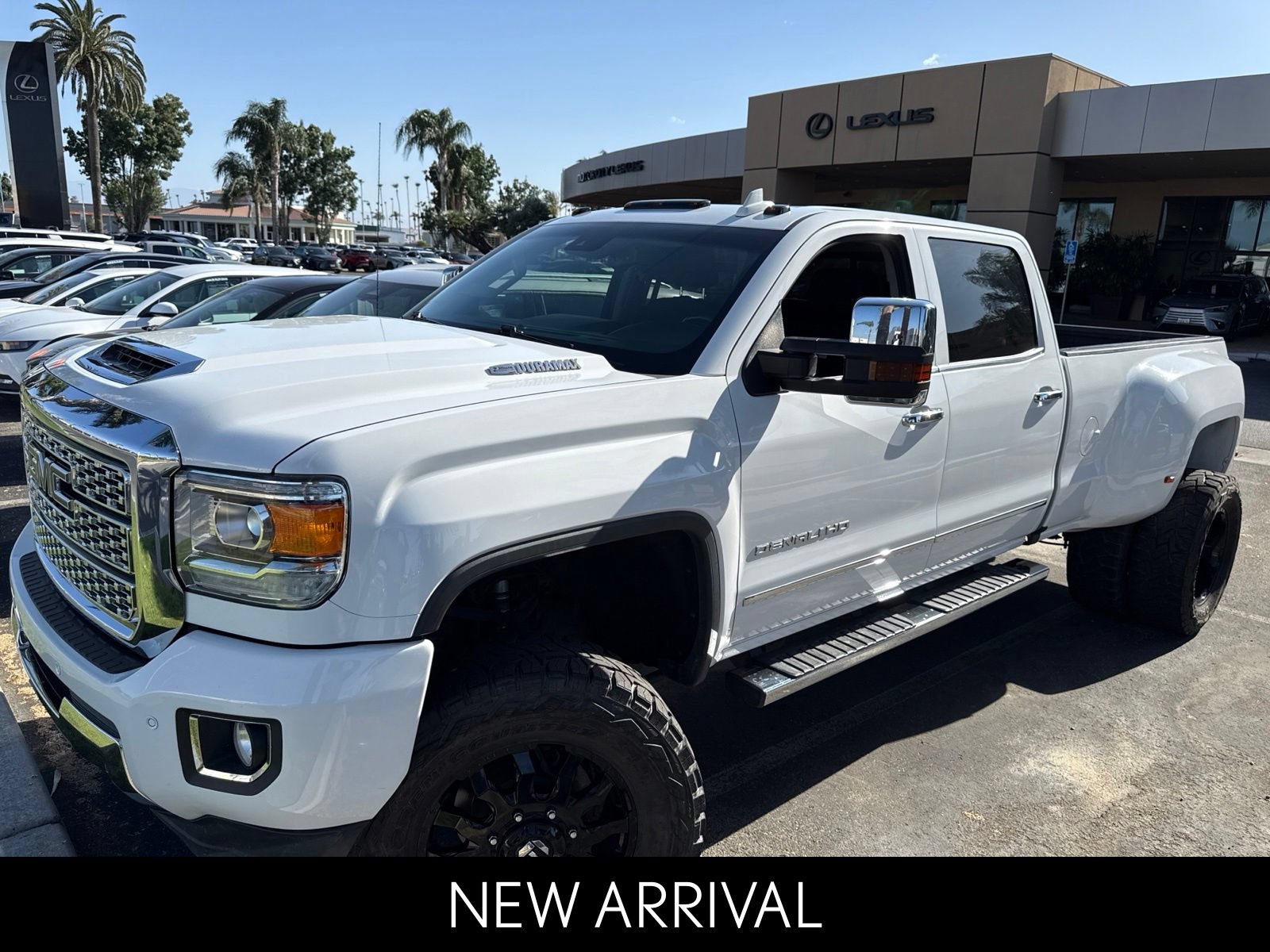 Used 2019 GMC Sierra 3500 Denali w/ Duramax Plus Package AWD/4WD image 1
