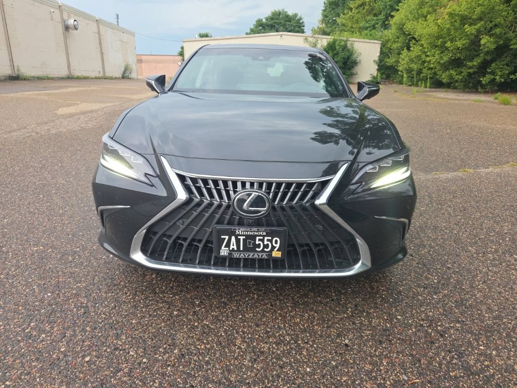 Used 2024 Lexus ES 300h Ultra Luxury w/ Accessory Package (Z1) FWD video 1