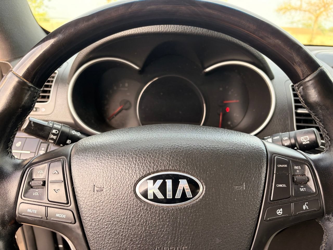 Used 2014 Kia Sorento SX FWD image 29