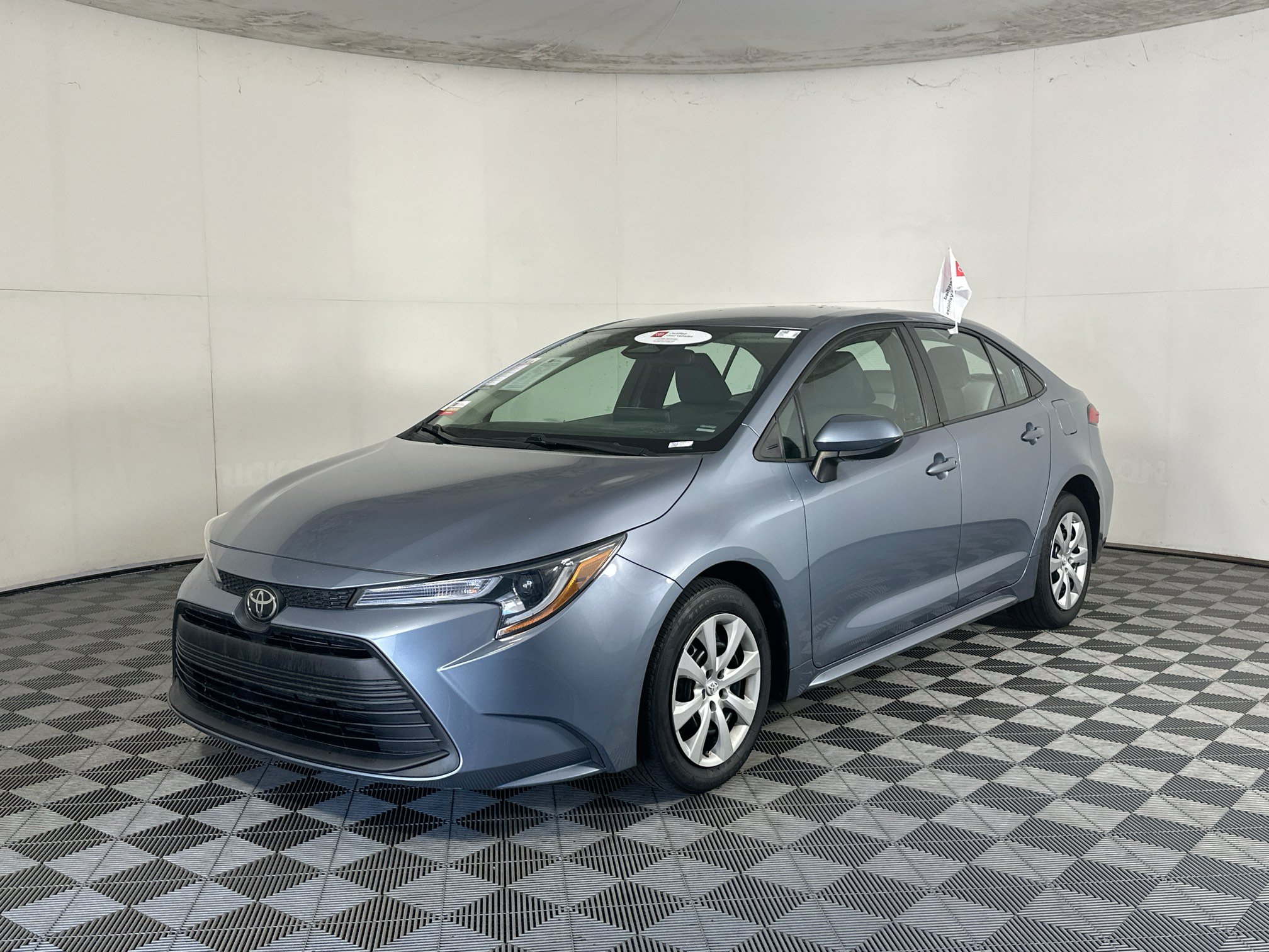 Used 2023 Toyota Corolla LE FWD image 7