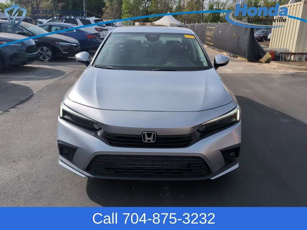 Used 2023 Honda Civic Touring image 2