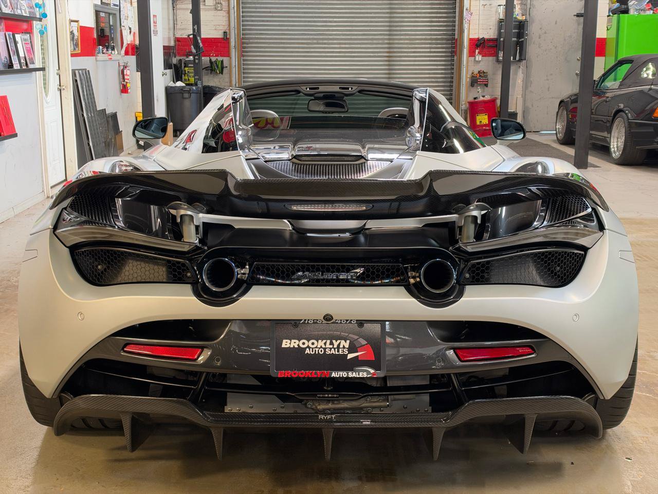Used 2020 McLaren 720S Performance RWD image 12