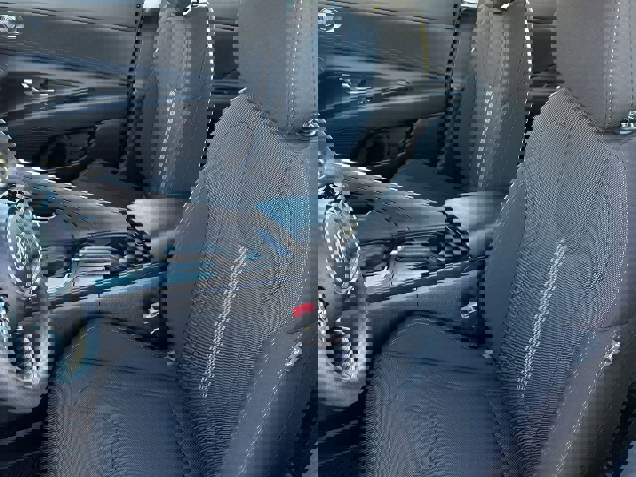 Used 2025 Hyundai Elantra SE image 14