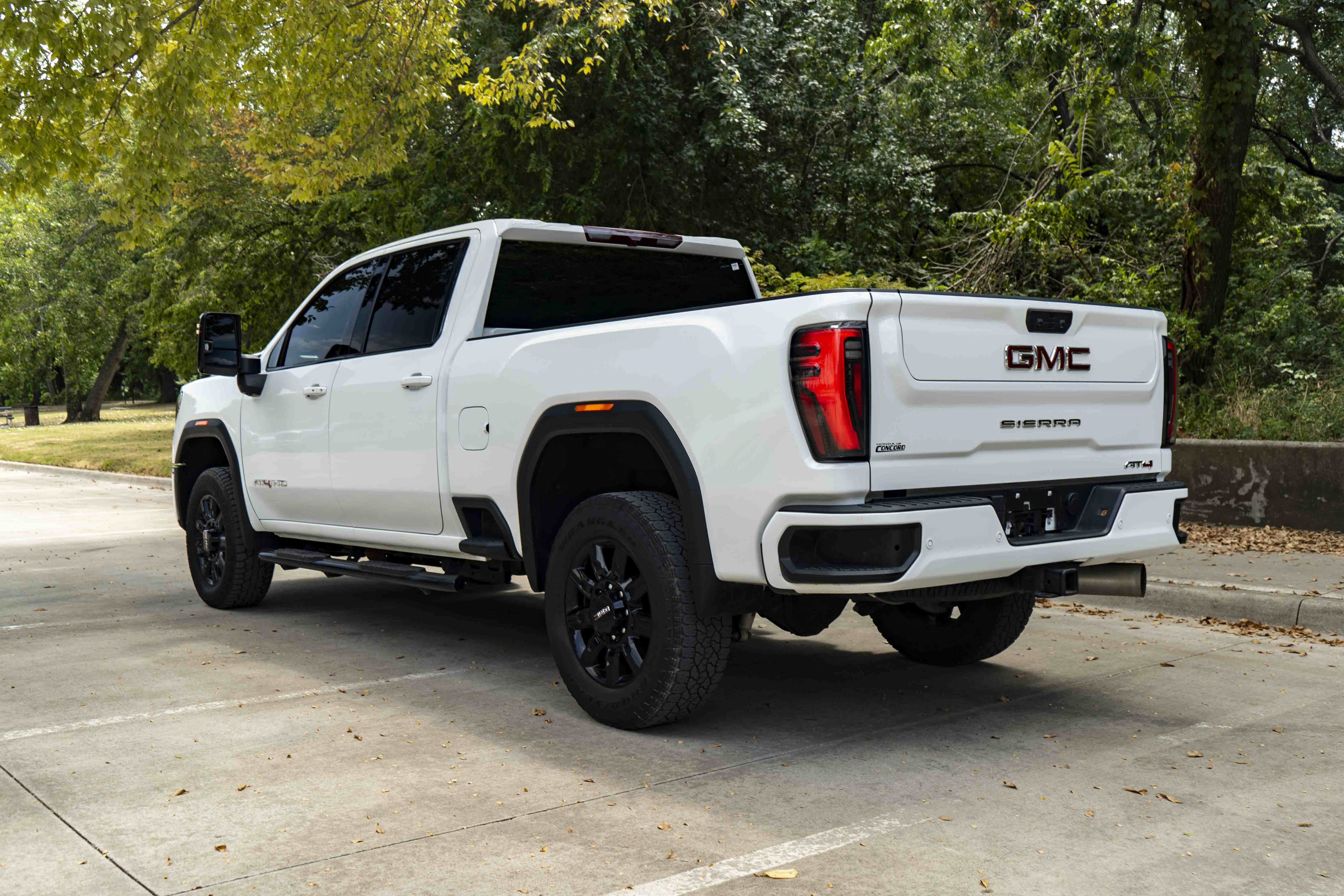Used 2025 GMC Sierra 2500 AT4 AWD/4WD image 7