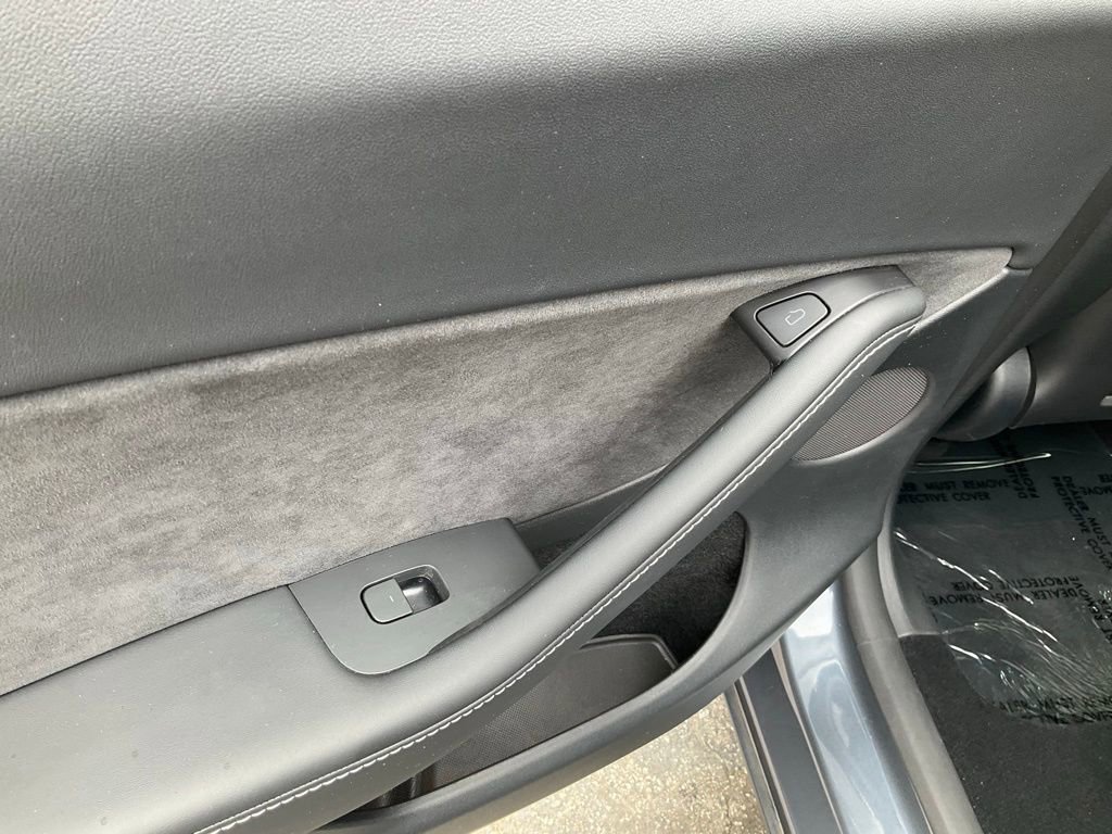 Used 2023 Tesla Model Y 2WD image 51