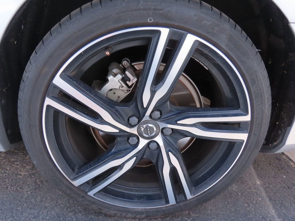Used 2019 Volvo V90 T6 R-Design w/ Advanced Package image 16