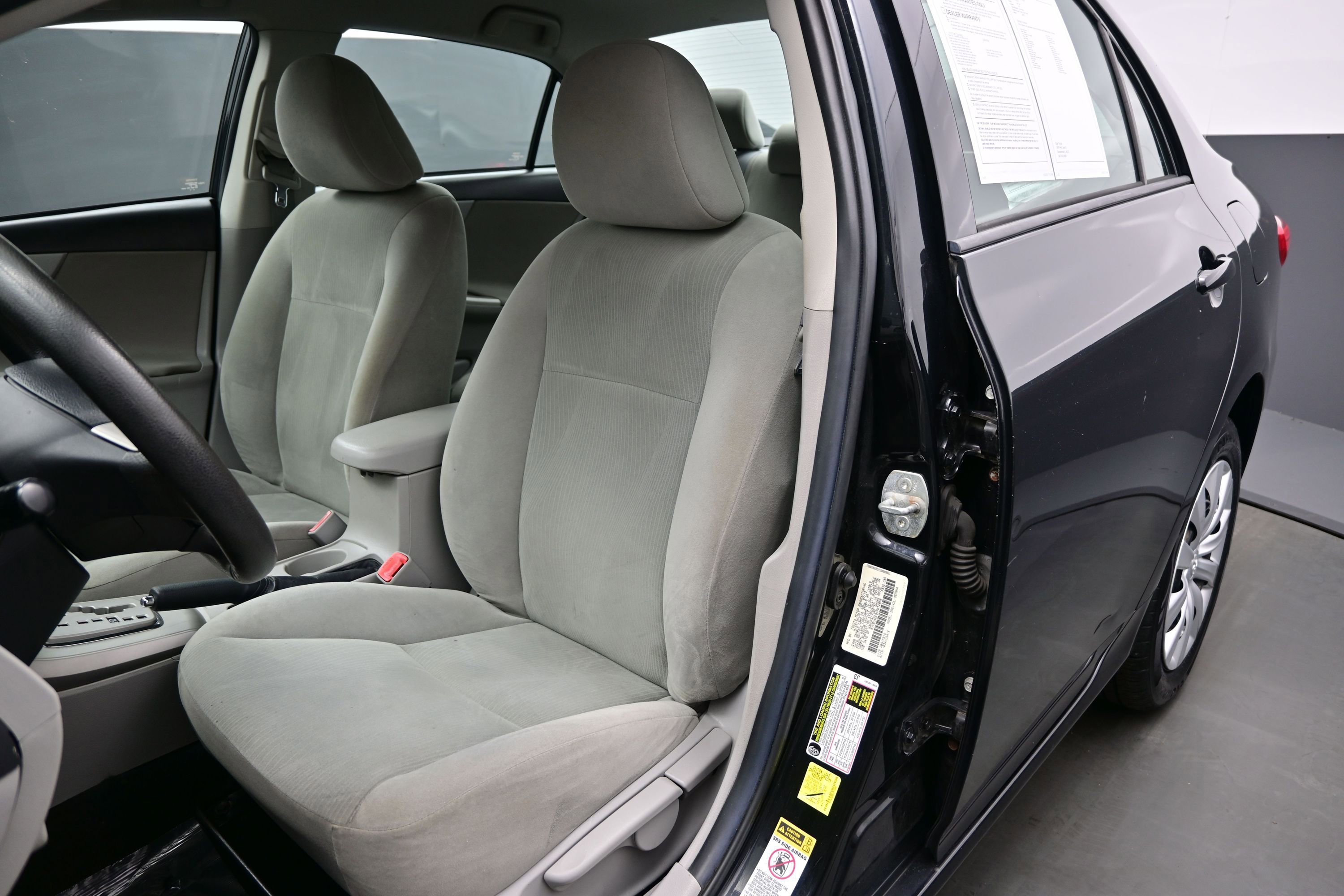 Used 2012 Toyota Corolla LE FWD image 9