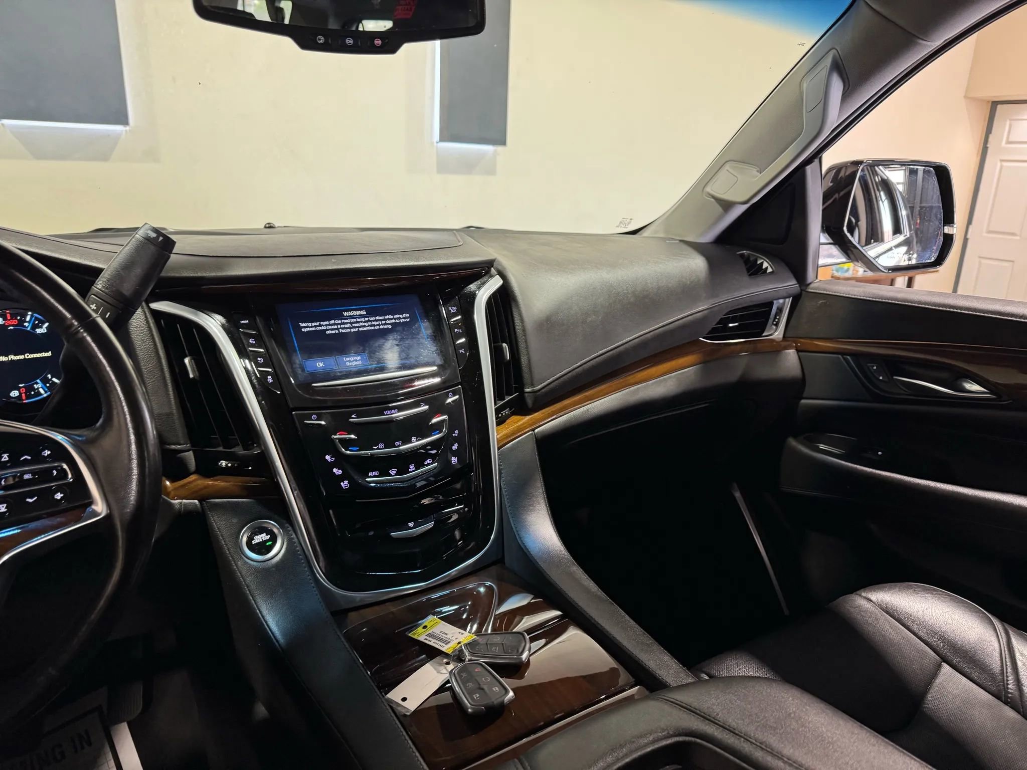 Used 2020 Cadillac Escalade ESV 2WD image 21