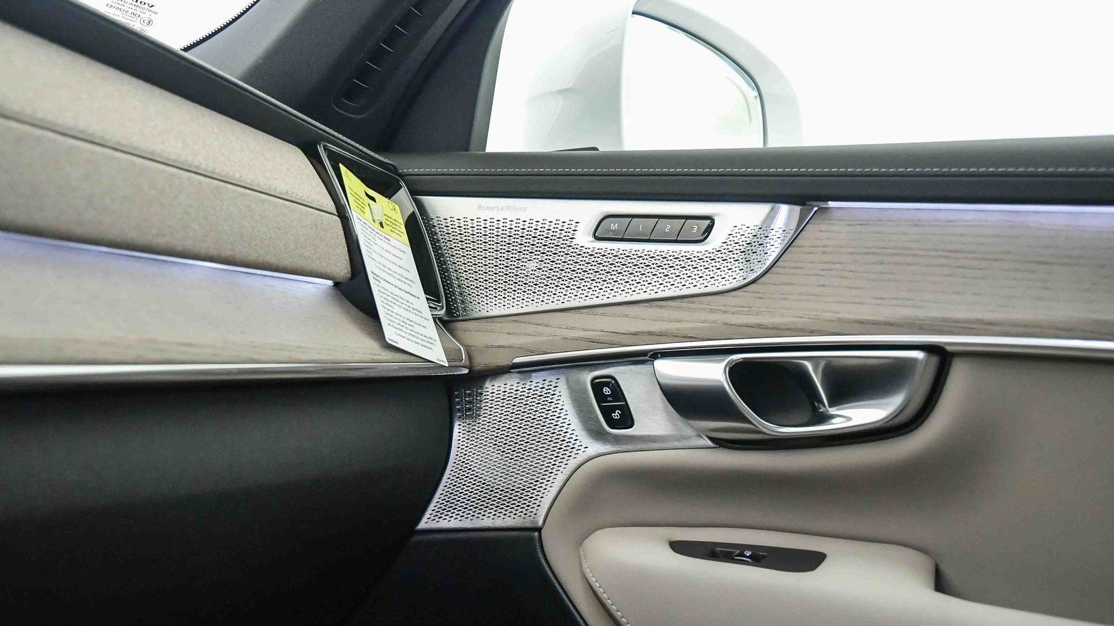 New 2026 Volvo XC90 T8 Ultra w/ Protection Package Premier image 29