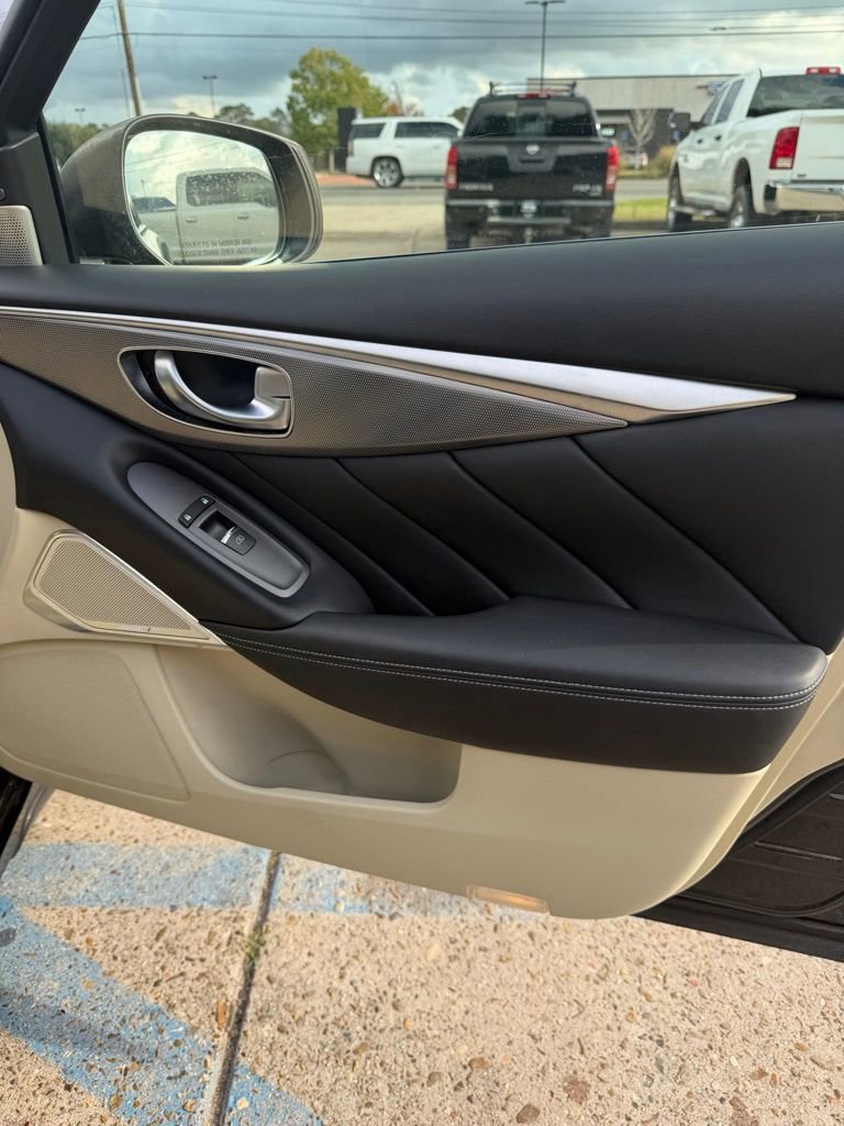 Used 2017 INFINITI Q50 3.0t Premium w/ Driver Assistance Package image 19