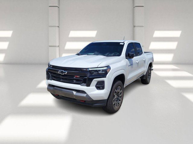 Used 2024 Chevrolet Colorado Z71 w/ Z71 Convenience Package 2